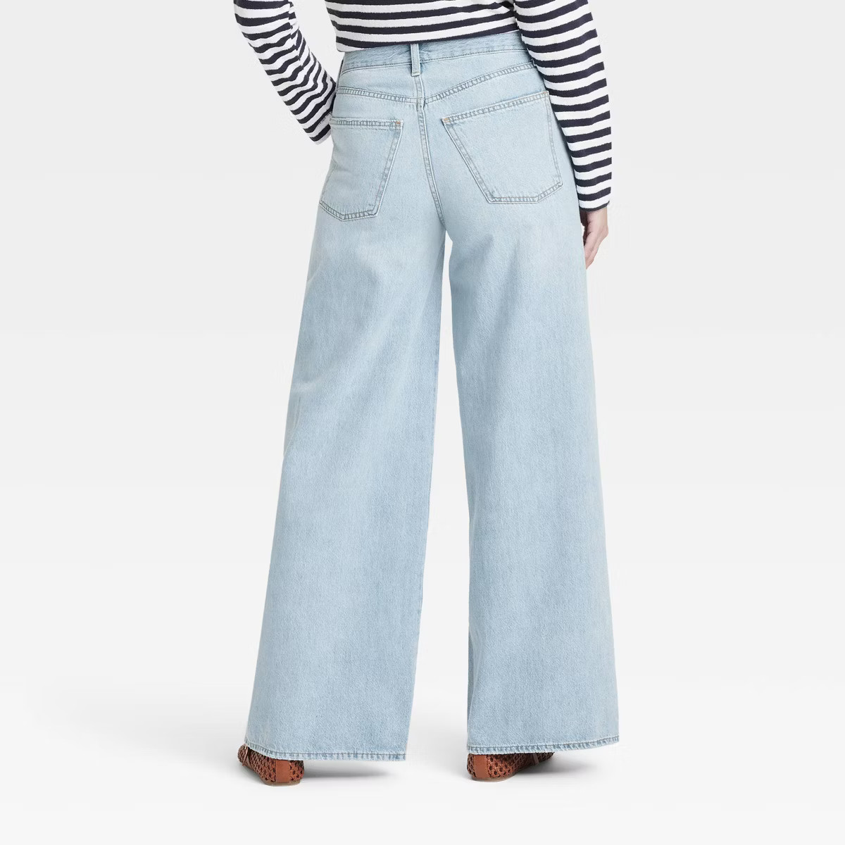 Women's Mid-Rise Super Wide Leg Jeans - Universal Thread™ | Target