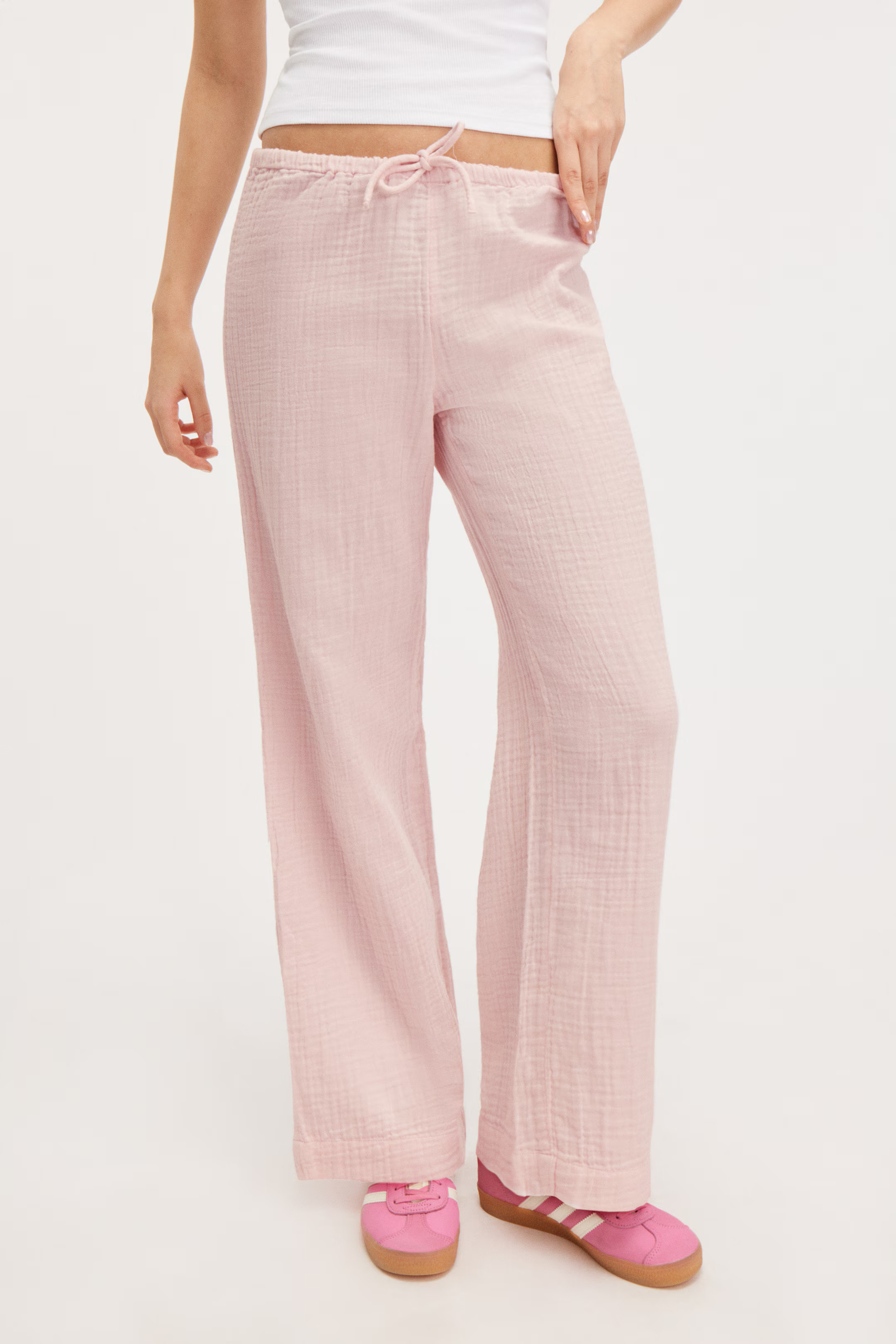 Ruimvallende katoenen pull-on broek | H&M (DE, AT, CH, NL, FI)