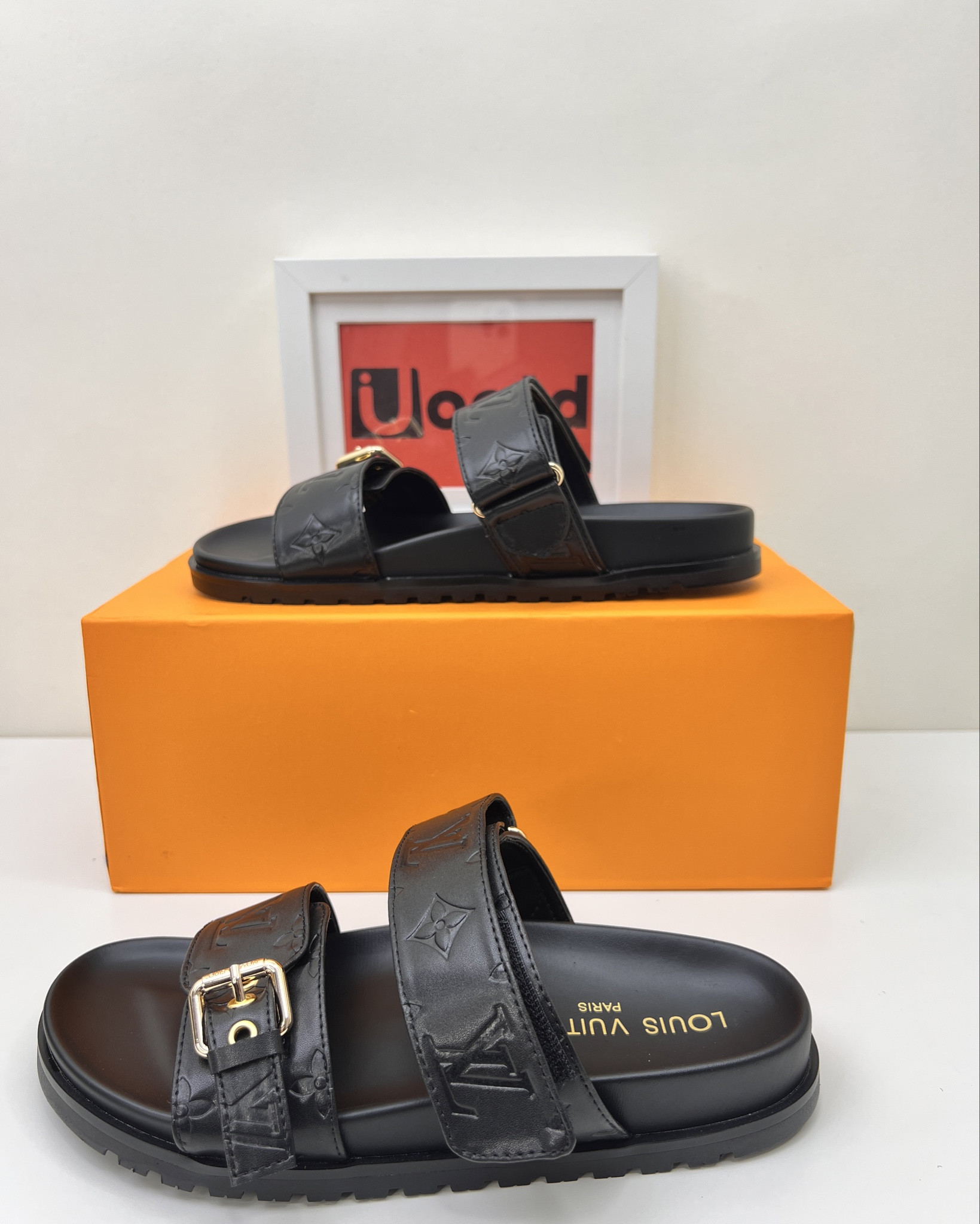 LV slide black slide high-quality men's sandal slipper 

#LTKworkwear #LTKSeasonal #LTKfindsunder50
