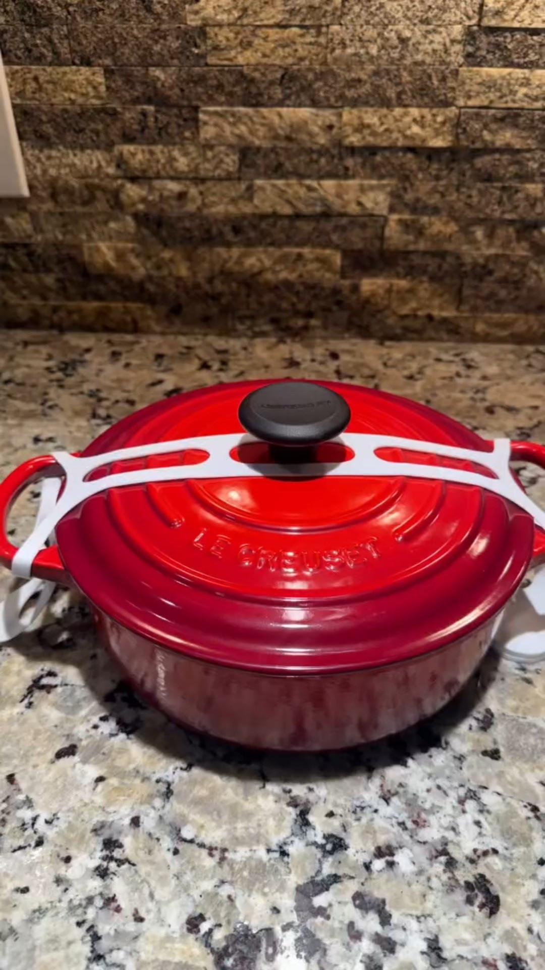 No more pans or crock pots spilling in your car with this genius gadget!! 
#amazon #amazonkitchengadgets #amazonhome #gadgets #geniusgadgets #kitchenfinds #founditonamazon

#LTKFindsUnder50 #LTKHome