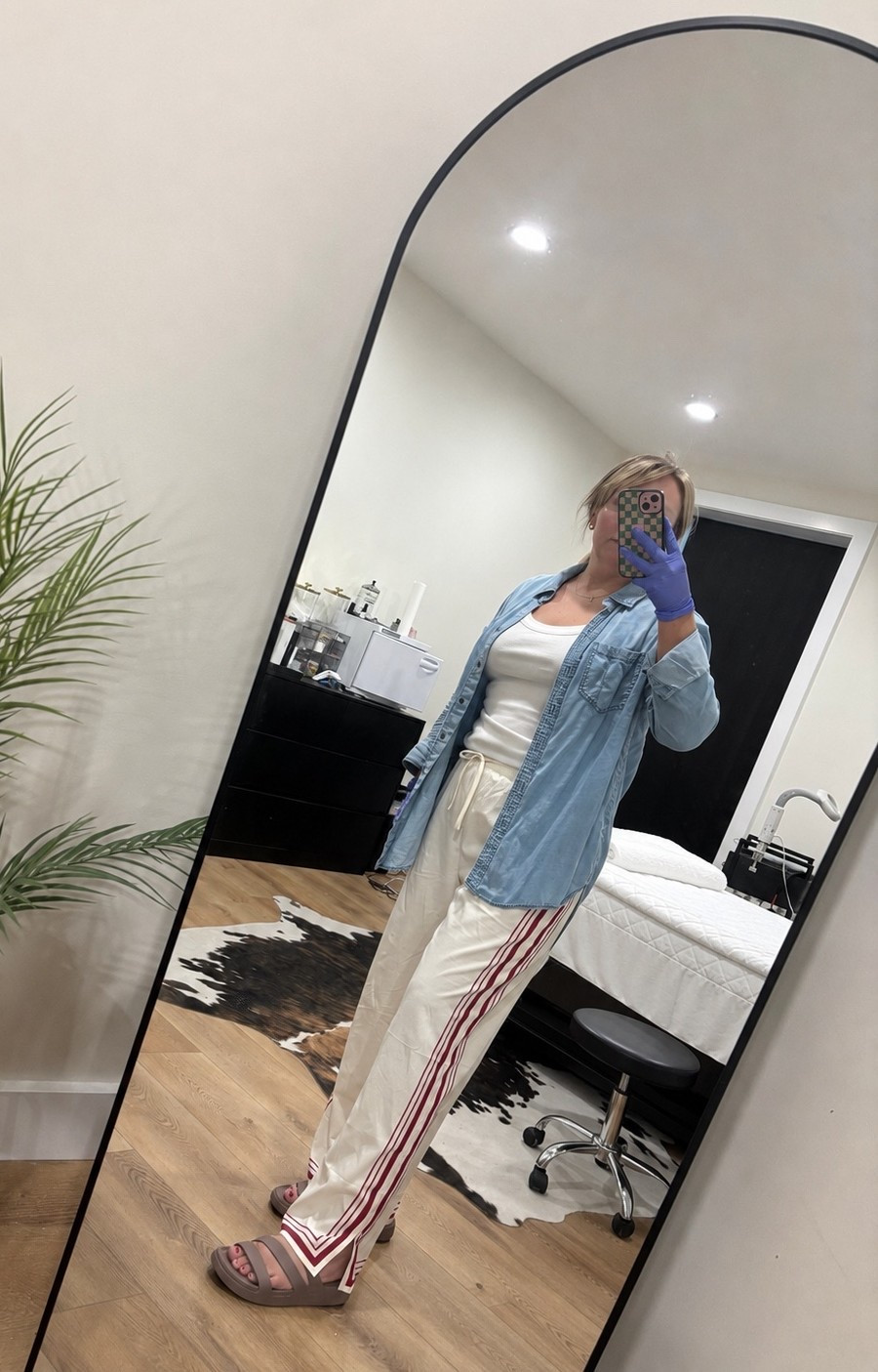 Ok …these are definitely the perfect summer pant on a really hot day!!! Light weight and silky ❤️ gloves unfortunately are not included 😂

#LTKgrwm #LTKootd #LTKSaleAlert