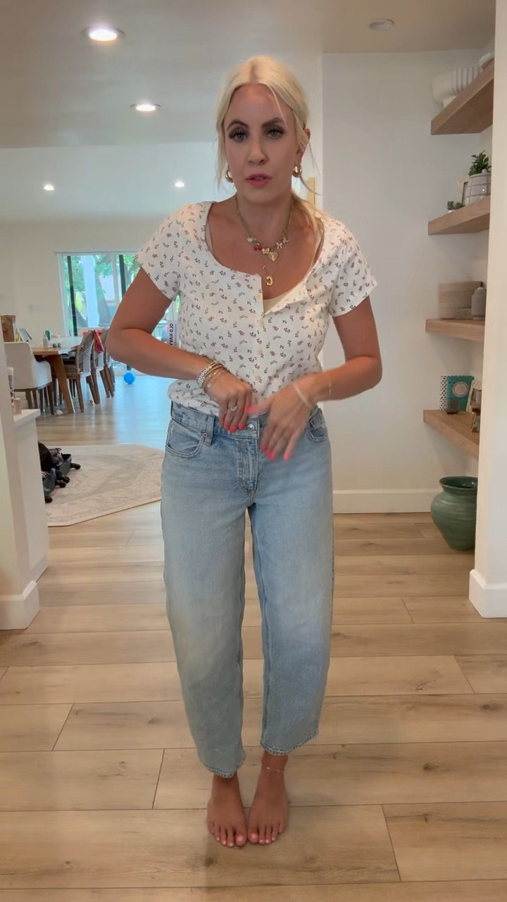 Barrel jeans are on sale today for $35 with code FALL20LTK I’m wearing a size 2!

#LTKStyleTip #LTKSaleAlert #LTKFindsUnder50