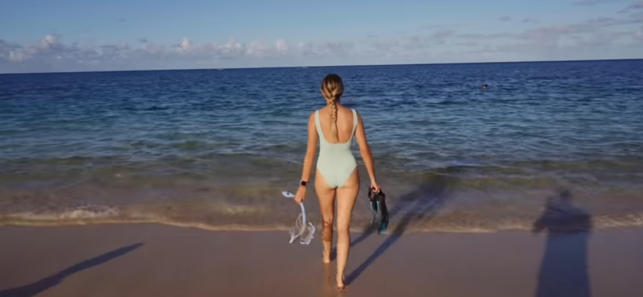 One Piece Swimsuit from H&M!



#LTKswim #LTKSeasonal #LTKtravel