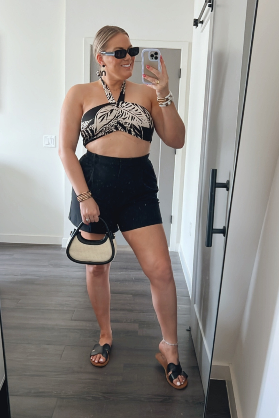 One of my favorite looks from Key West this weekend. 
Also my Abercrombie shorts are currently on sale. 


#LTKSeasonal #LTKtravel #LTKsalealert