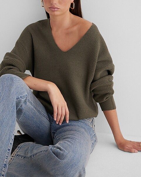 Relaxed Ribbed V-Neck Sweater | Express