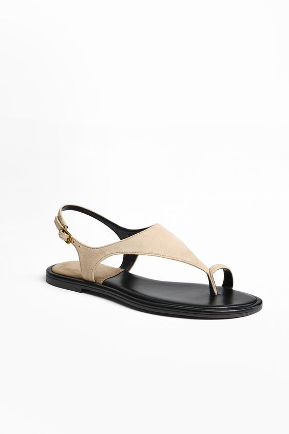 Suede sandal. Toe post. Adjustable buckle closure. Sole height: 0.4 inches (1 cm) | Zara US