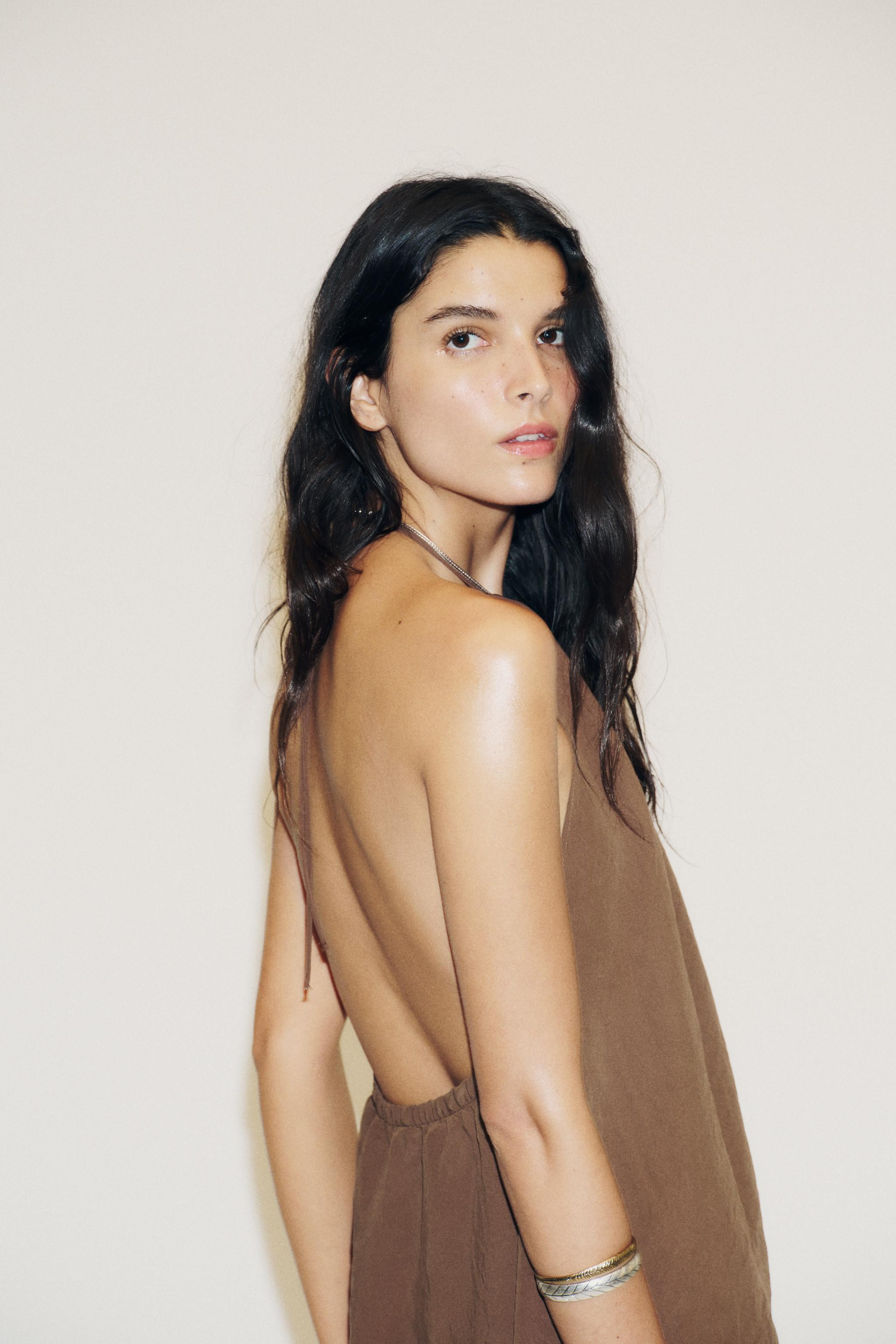 FLOWY OPEN-BACK HALTER DRESS | Zara US