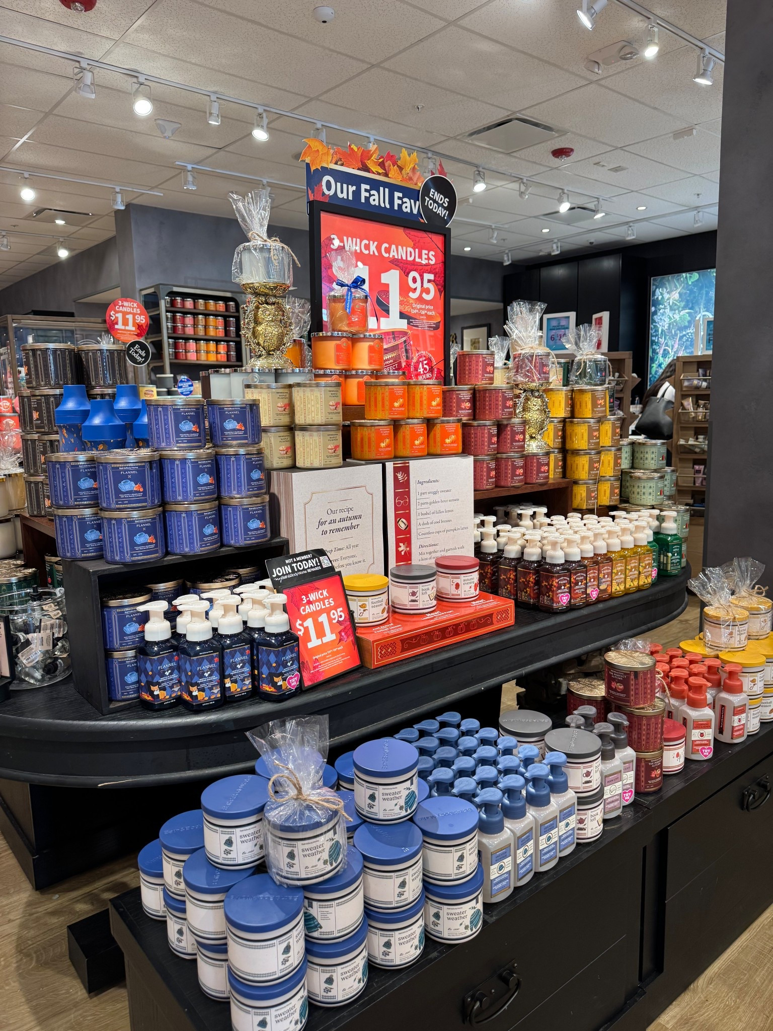 FALL CANDLES! Currently on sale for $11 when normally $26 


#LTKSeasonal #LTKHome #LTKSaleAlert