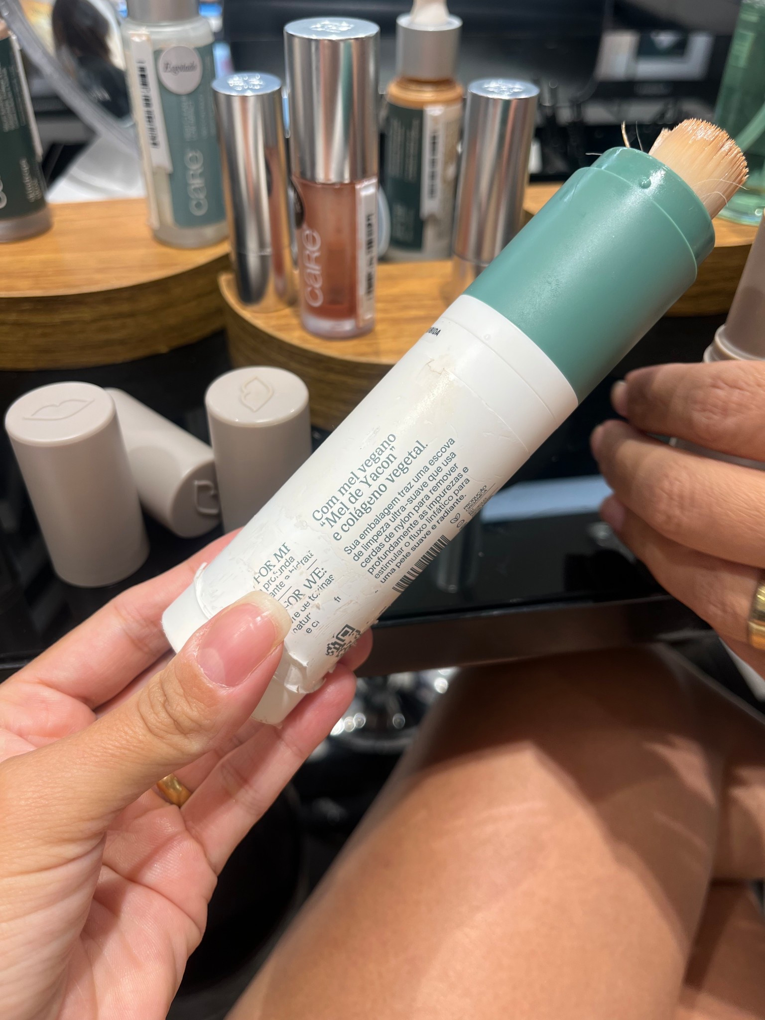 #DallasComALTK
Sem dúvidas esse Óleo de Limpeza Facial | Super Cleansing Oil da Care está sendo um dos meus preferidos,vocês não tem noção de como fica a pele com esse oleo maravilhoso e o melhor ele é removedor de make também liberado para gestantes,100% vegano,rico em antioxidante Quando aplicado sobre a pele seca, o produto aquece devido ao seu principal ativo: o Mel de Yacon, que é rico em probióticos, promove hidratação profunda e restabelece o pH da pele.

#LTKmaternidade #LTKbrasil #LTKbeleza