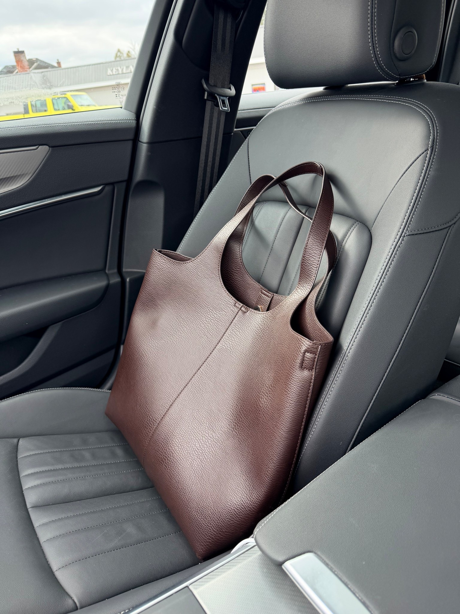 Love a large tote 

#LTKTravel #LTKU #LTKGiftGuide