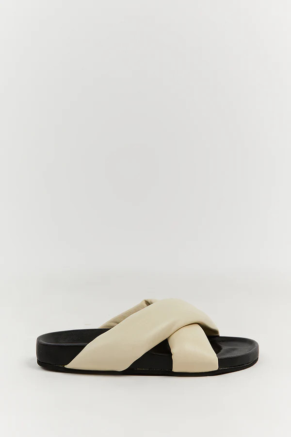 THE BALI TAILOR EADIE CREME SLIDE | DISSH