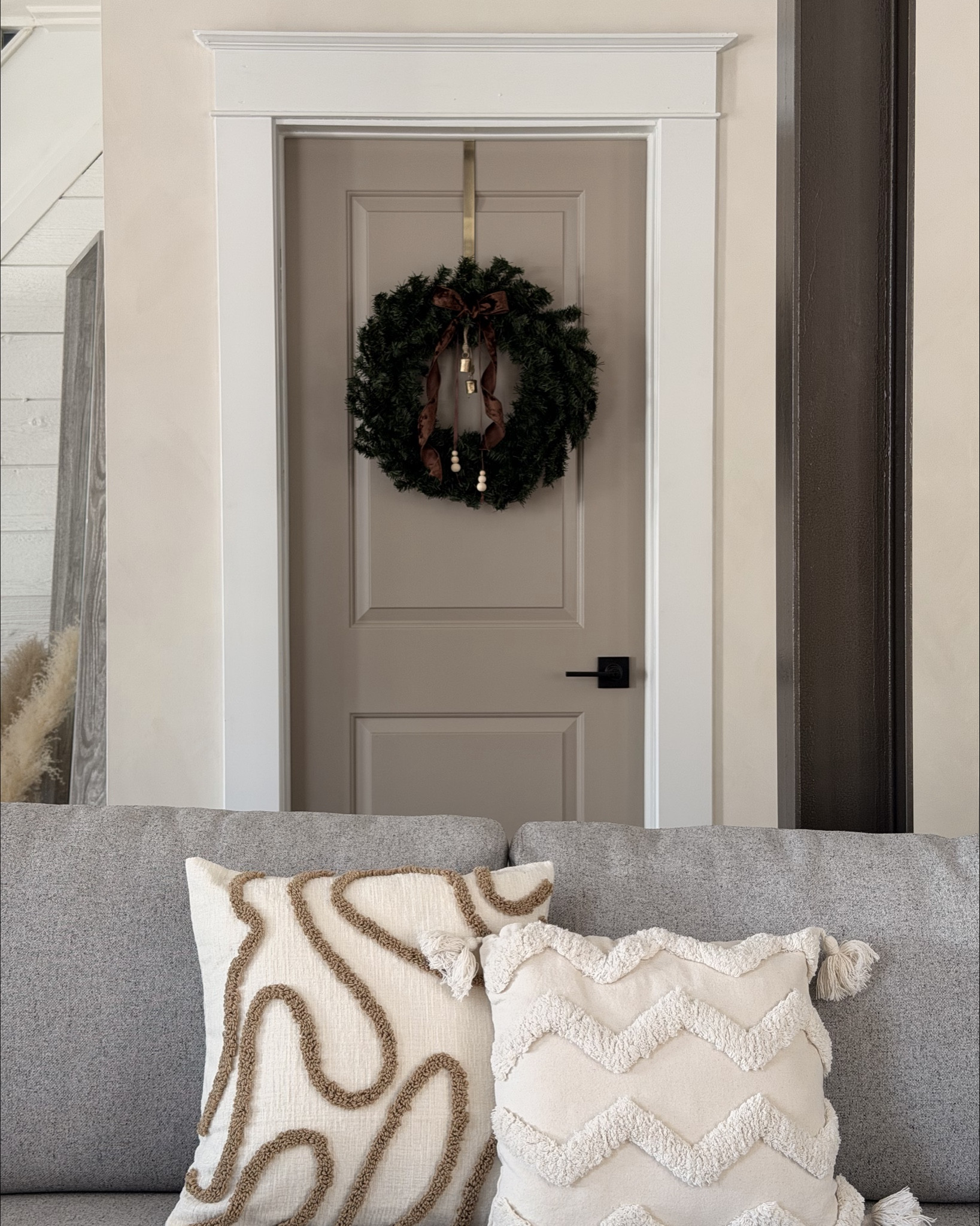 Winter wreath 🤎🌿✨

#LTKcanada #LTKhome #LTKwinter