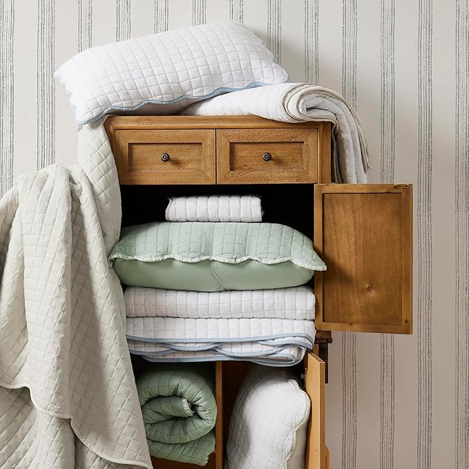 WDCOZY White Queen Size Quilt Bedding Set, Scalloped Farmhouse Country Rustic Lightweight Soft Co... | Amazon (US)