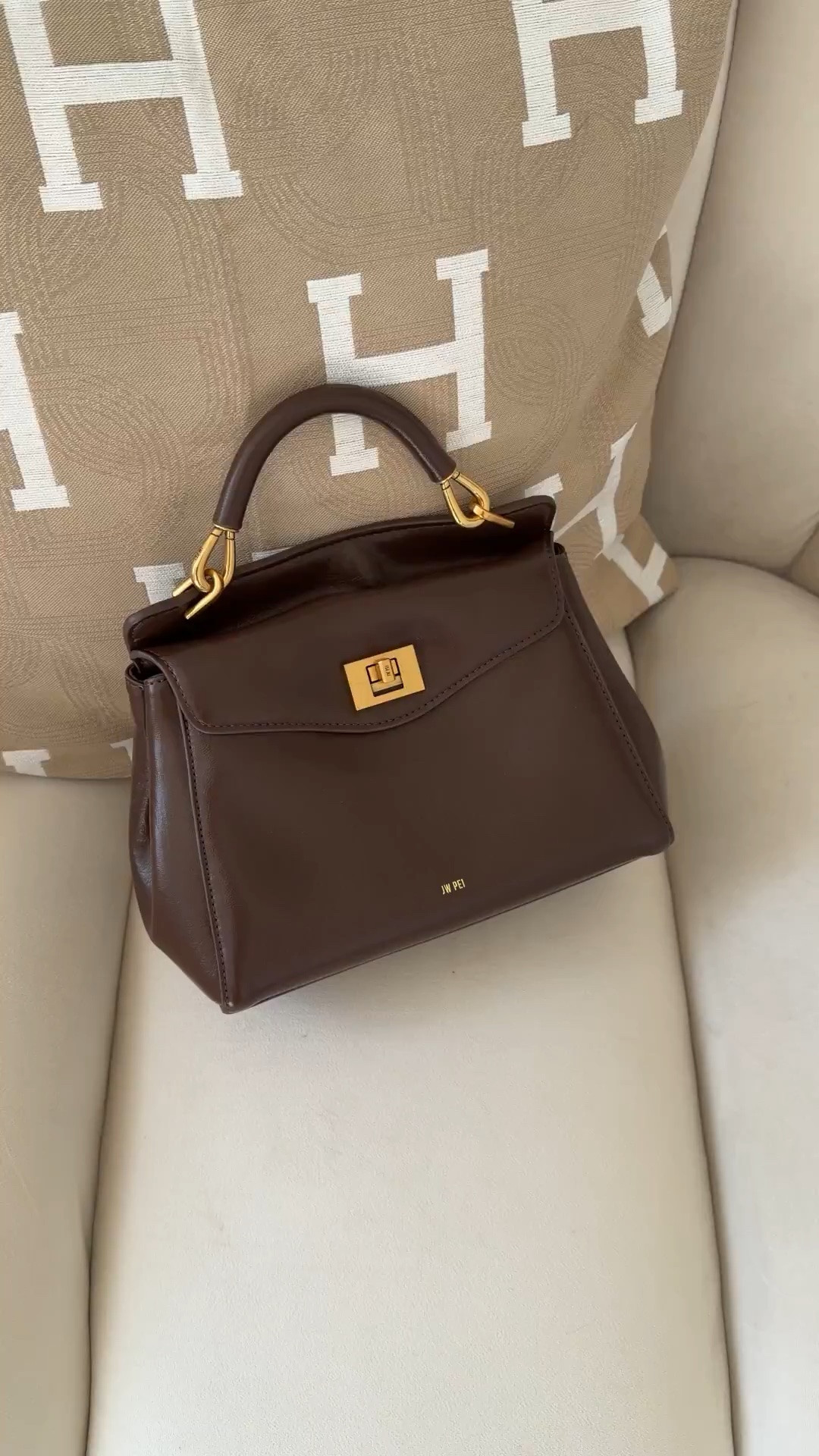 The cutest JW PEI bag that is giving major luxe vibes without the designer price tag. 🤎 So chic, easy to style, and the perfect Amazon fashion find to elevate an everyday outfit.

JW PEI bag | Amazon fashion finds | Amazon handbags | affordable handbags | designer inspired bags | luxe for less | chic handbags | everyday bag | affordable fashion | Amazon accessories | trending bags

#AmazonFinds #AmazonFashion #AmazonStyle #JWPEI #AmazonHandbags #AffordableFashion #LuxeForLess #LTKFinds #LTKFindsUnder100

#LTKOver40 #LTKU #LTKSeasonal