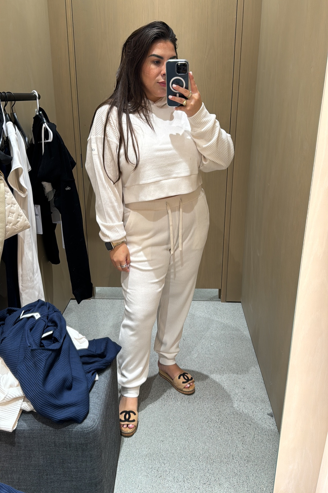 I wish I could explain how comfortable this set is 👏🏼🙌🏼🫶🏼 110/10 

Wearing top M bottoms L (I like my bottoms loose)

#LTKmidsize #LTKfitness #LTKplussize