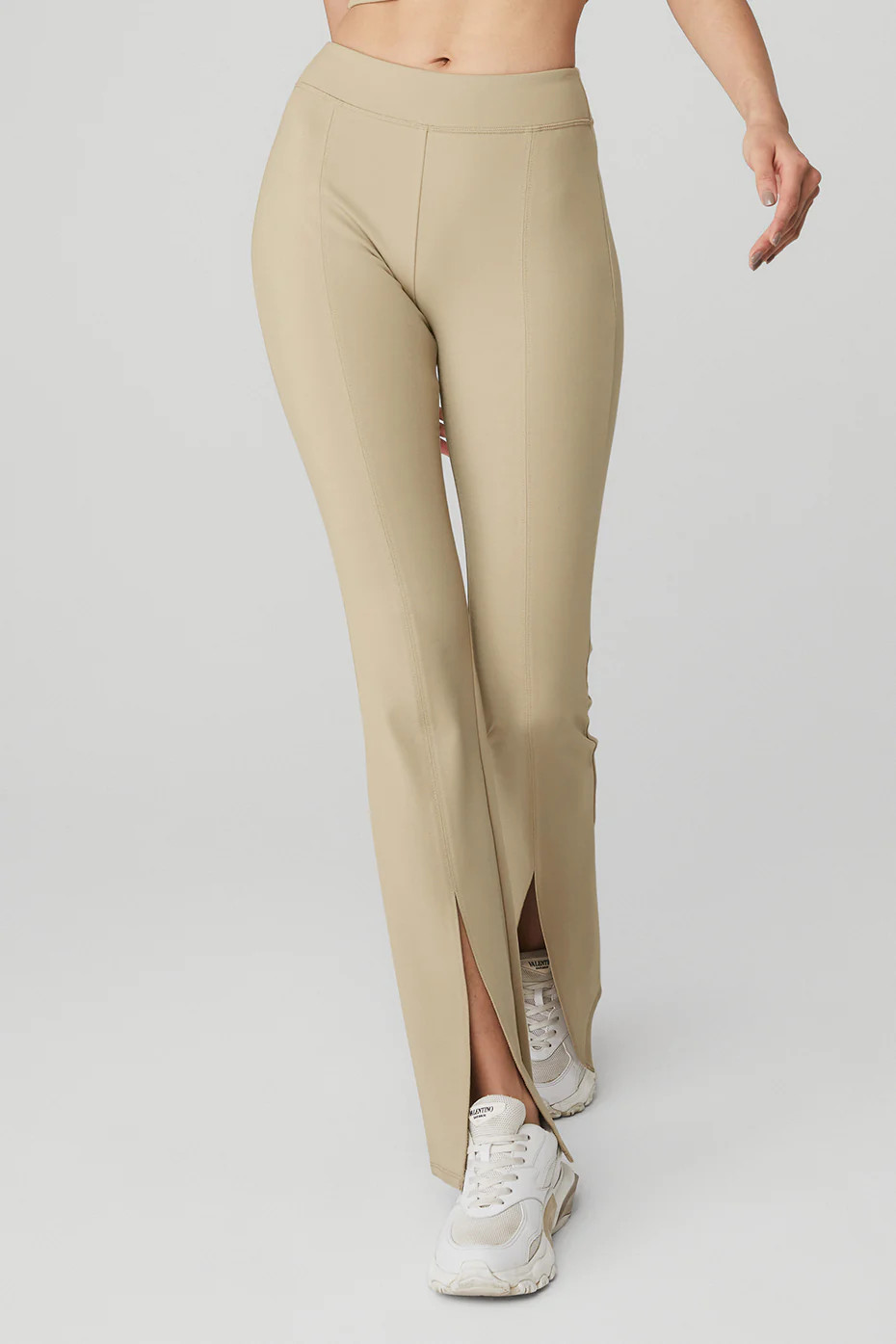 Alo YogaÂ® | Airbrush High-Waist 7/8 Flutter Legging in California Sand Beige, Size: 2XS | Alo Yoga
