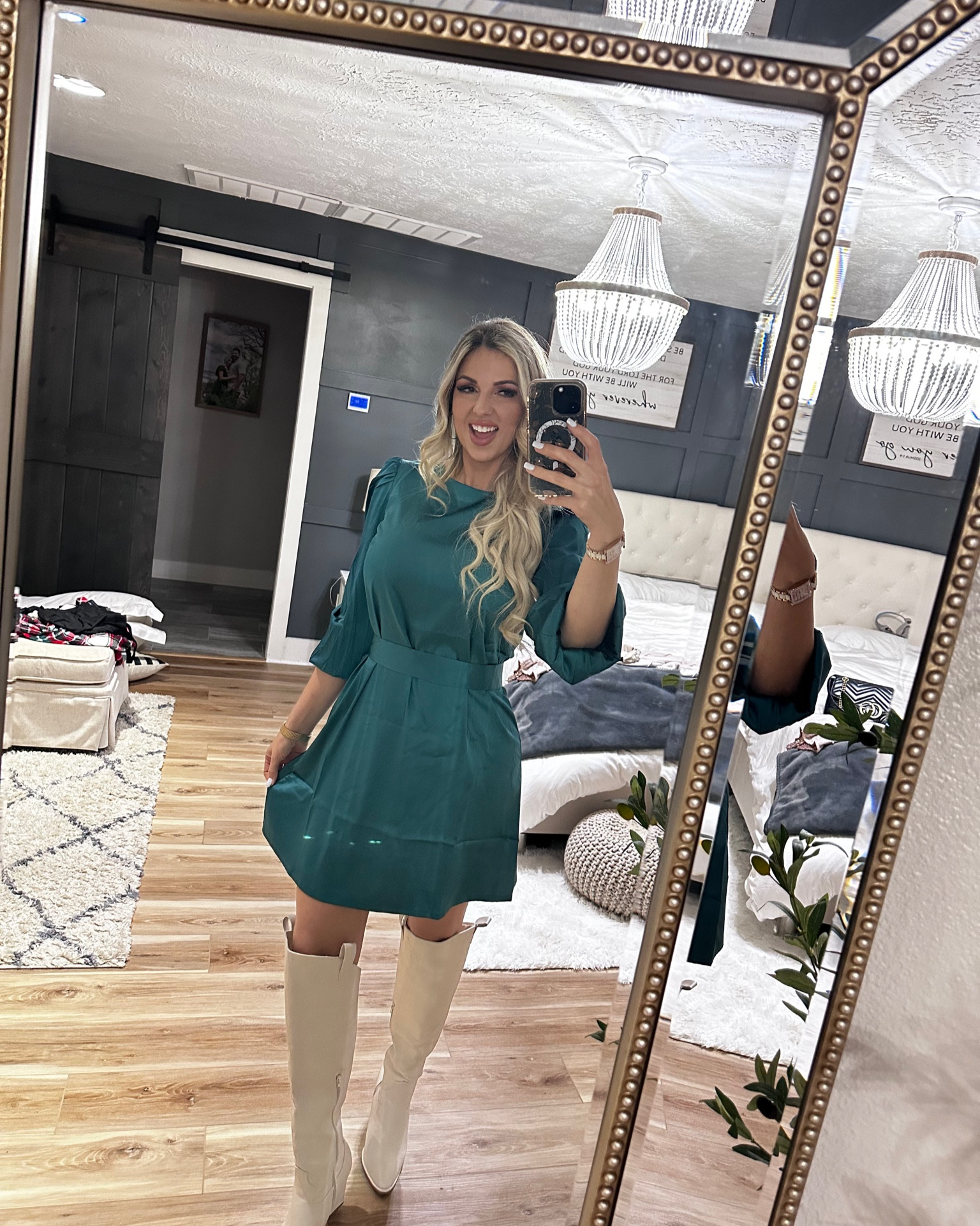 Beautiful emerald green semi-formal holiday dress 

#LTKstyletip #LTKSeasonal #LTKHoliday