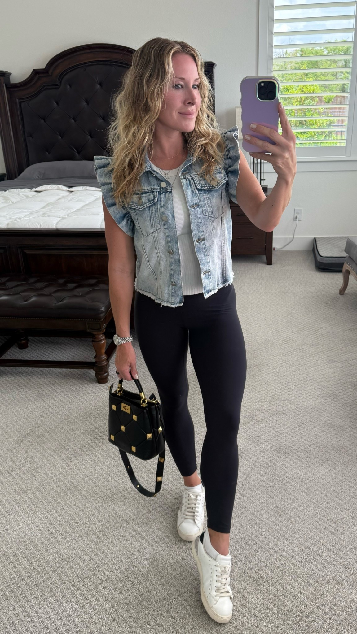 🖤💙🤍

#LTKSeasonal #LTKootd #LTKActive