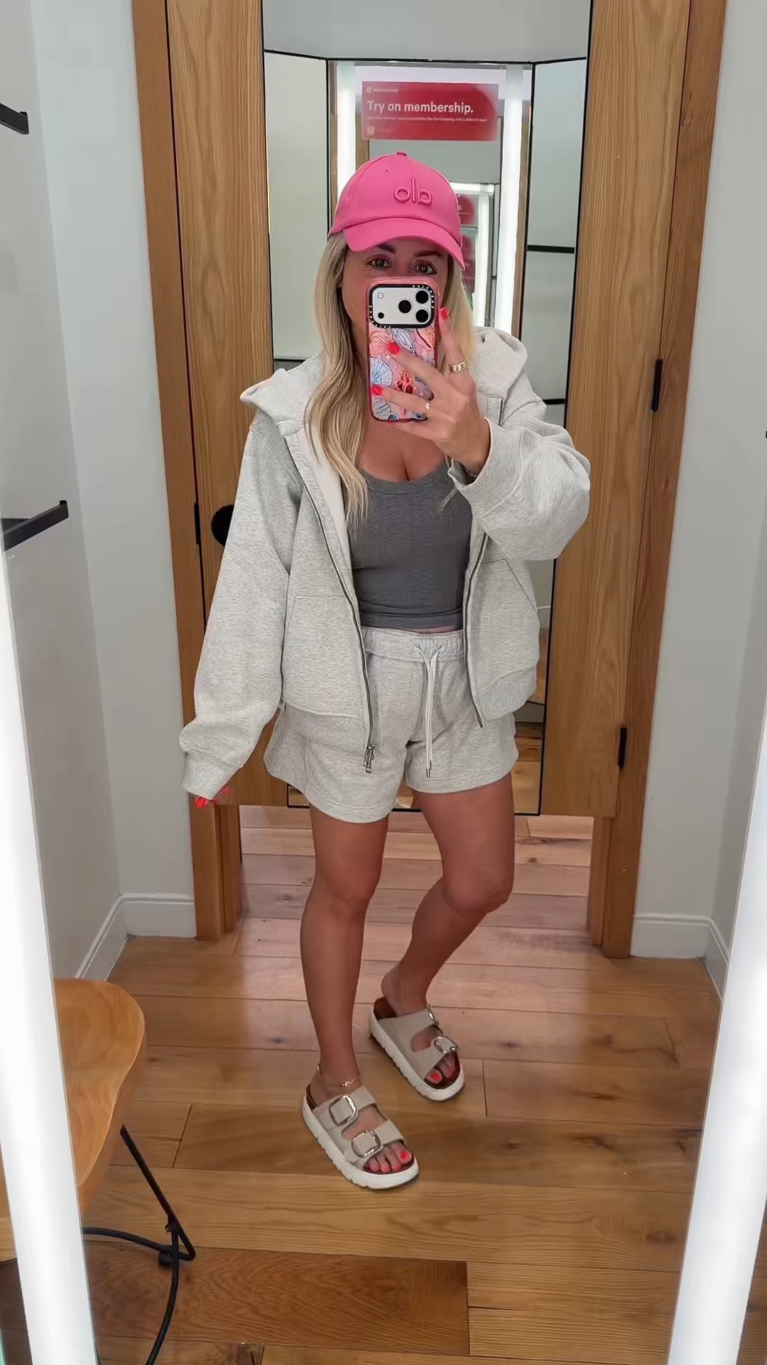 New @lululemon set!
Small jacket 
Xs shorts
Sandals tts