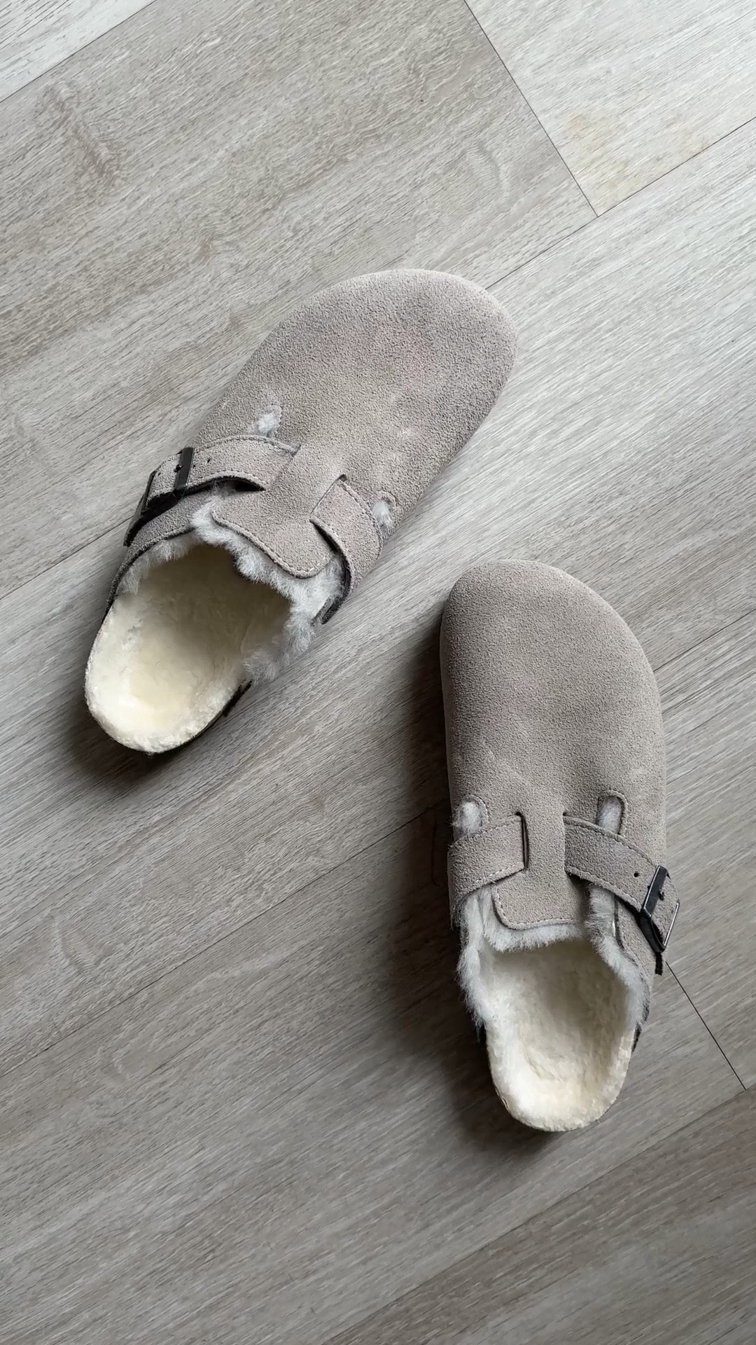 Sale alert 🚨 I never thought I’d wear Birkenstocks but these clogs are so cute with jeans and a casual fit. Perfect to slip on before running errands. I also shared a similar version for less. 

Casual spring outfit, Birkenstock, spring outfit, clogs, Nordstrom, The Stylizt 



#LTKSaleAlert #LTKootd #LTKmorningroutine