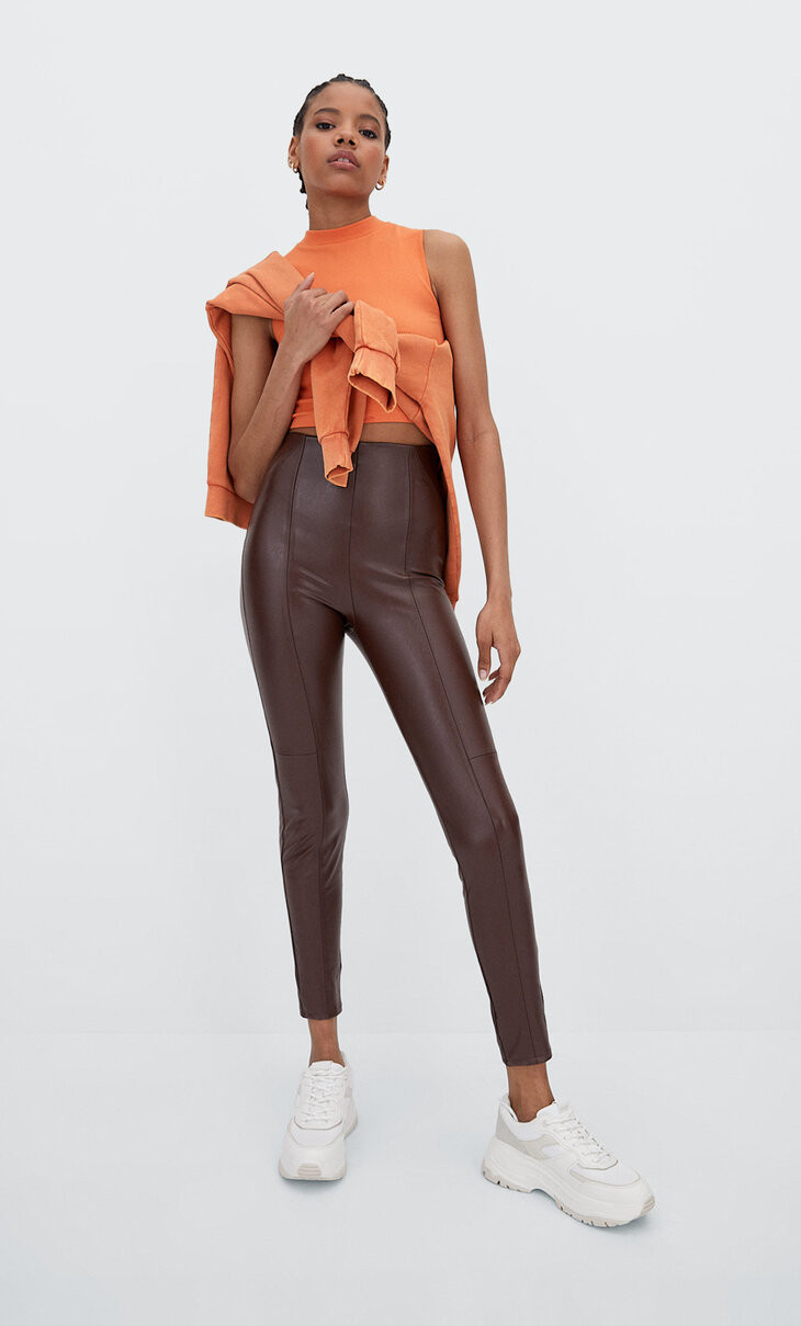 Faux leather leggings - Women's fashion | Stradivarius United Kingdom | Stradivarius (UK)