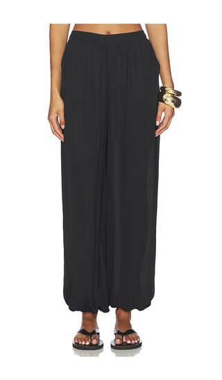 ALL THE WAYS Dovie Balloon Pant in Black. - size S | Revolve Clothing (Global)