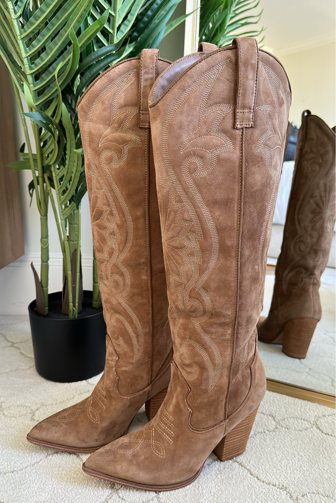 shoe crush!! these are the cutest boots for fall!! love this suede brown color and they’re so comfy!🤎✨ Because of the pointed toe I recommend sizing up half a size! 

#LTKshoecrush #LTKSeasonal #LTKworkwear