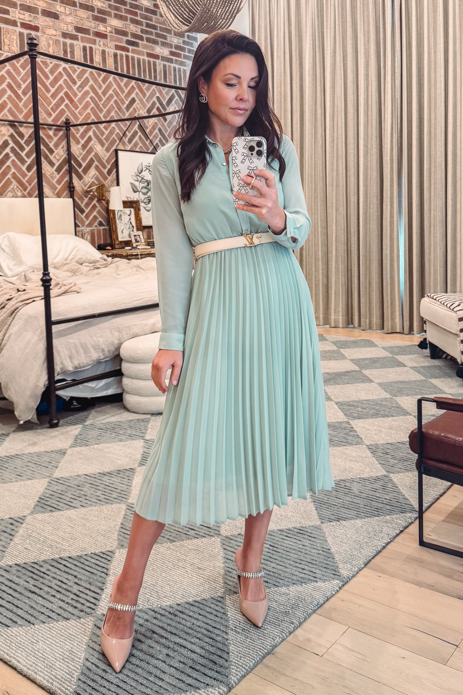 Cutest pleated skirt dress from Amazon!


#LTKWorkwear #LTKShoeCrush #LTKFindsUnder50