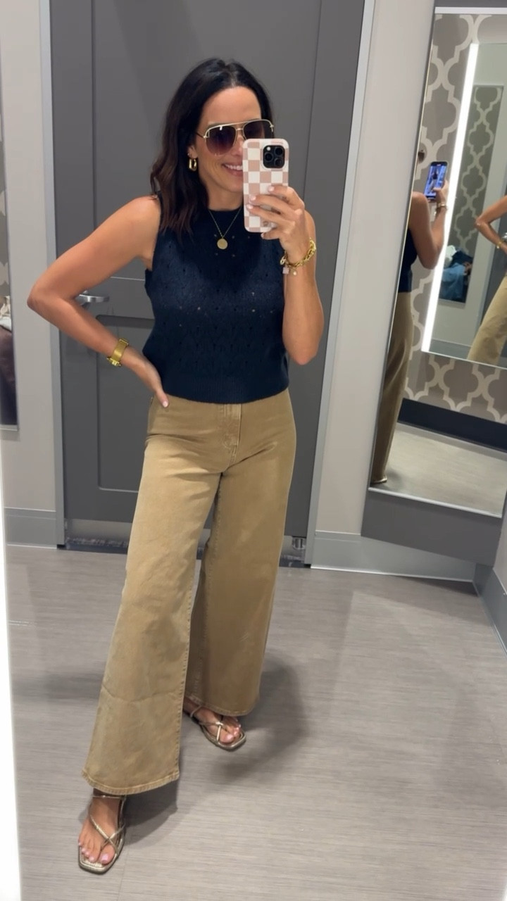 Guys this sleeveless sweater top has been a go to lately.
Comes in different colors, and y’all it’s only $25!
Super cute for those warm fall days 🤎




Casual chic  fall fashion  Target style


#LTKStyleTip #LTKFindsUnder50 #LTKPetite