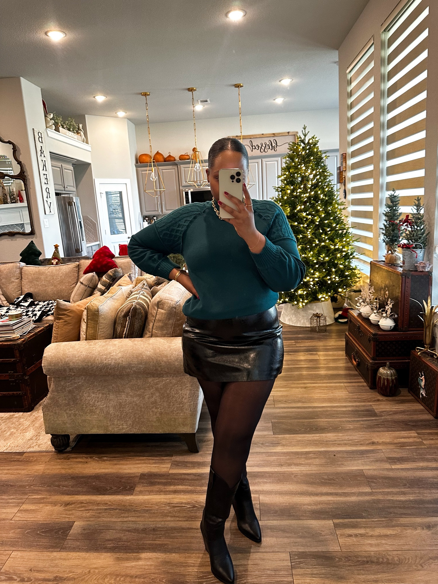 Tights Leather Short Skirt Outfit Stylish Winter Mini Skirt Outfit Ideas