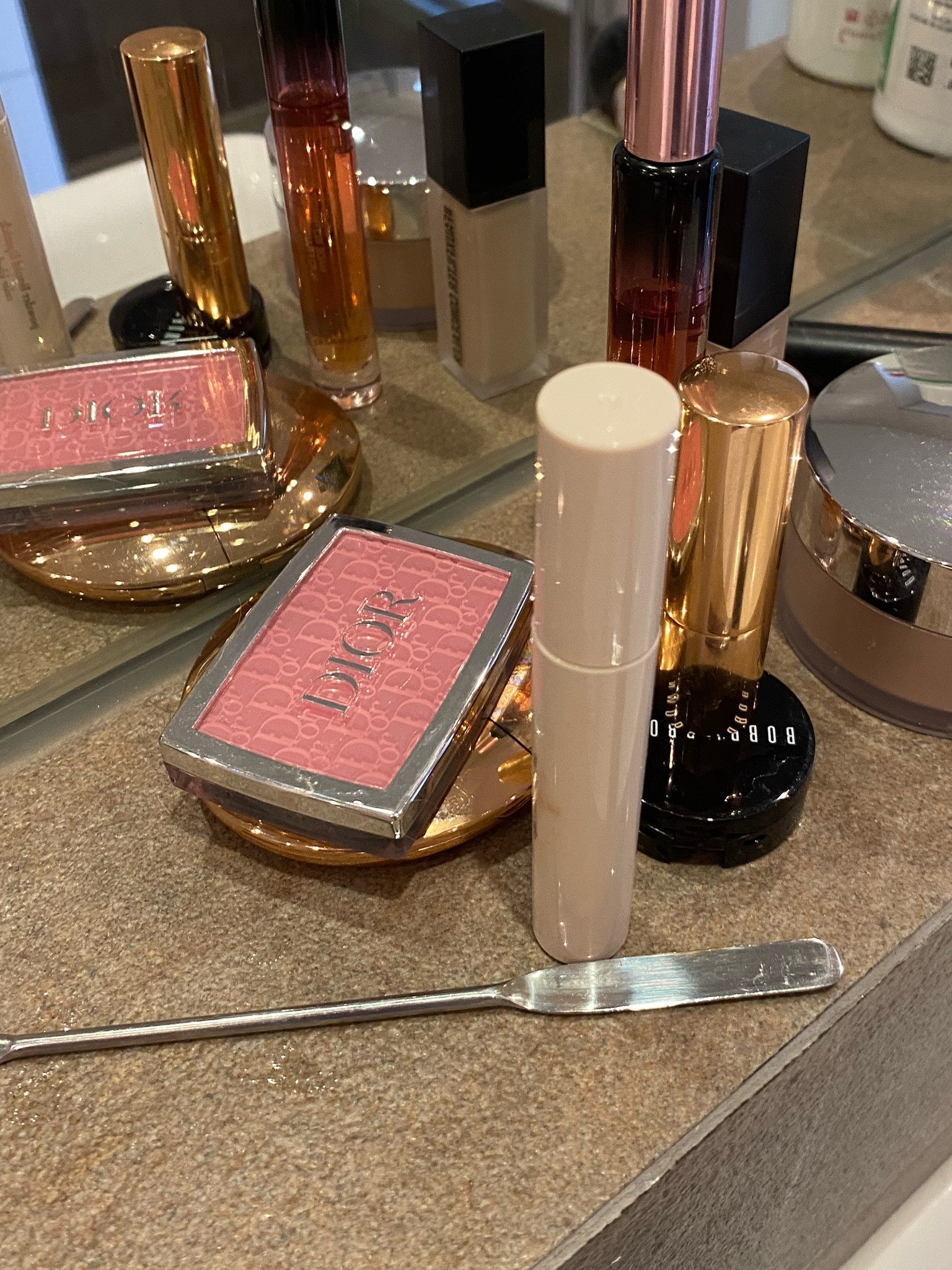 Glass Skin Produkte : 

#diorbeauty #glassskin #cleangirl #makeupessentials 

#LTKdeutschland #LTKspring #LTKeurope