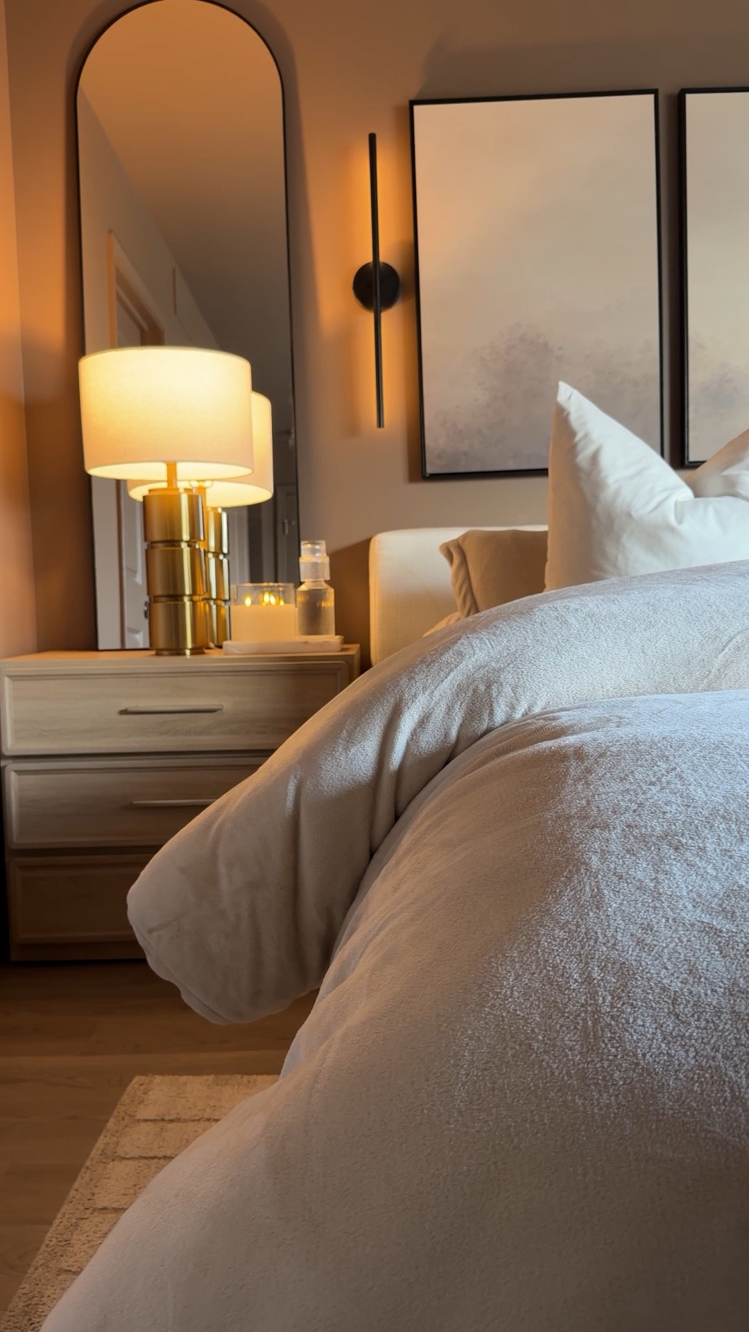 luxe moody bedroom

#LTKHome #LTKSaleAlert