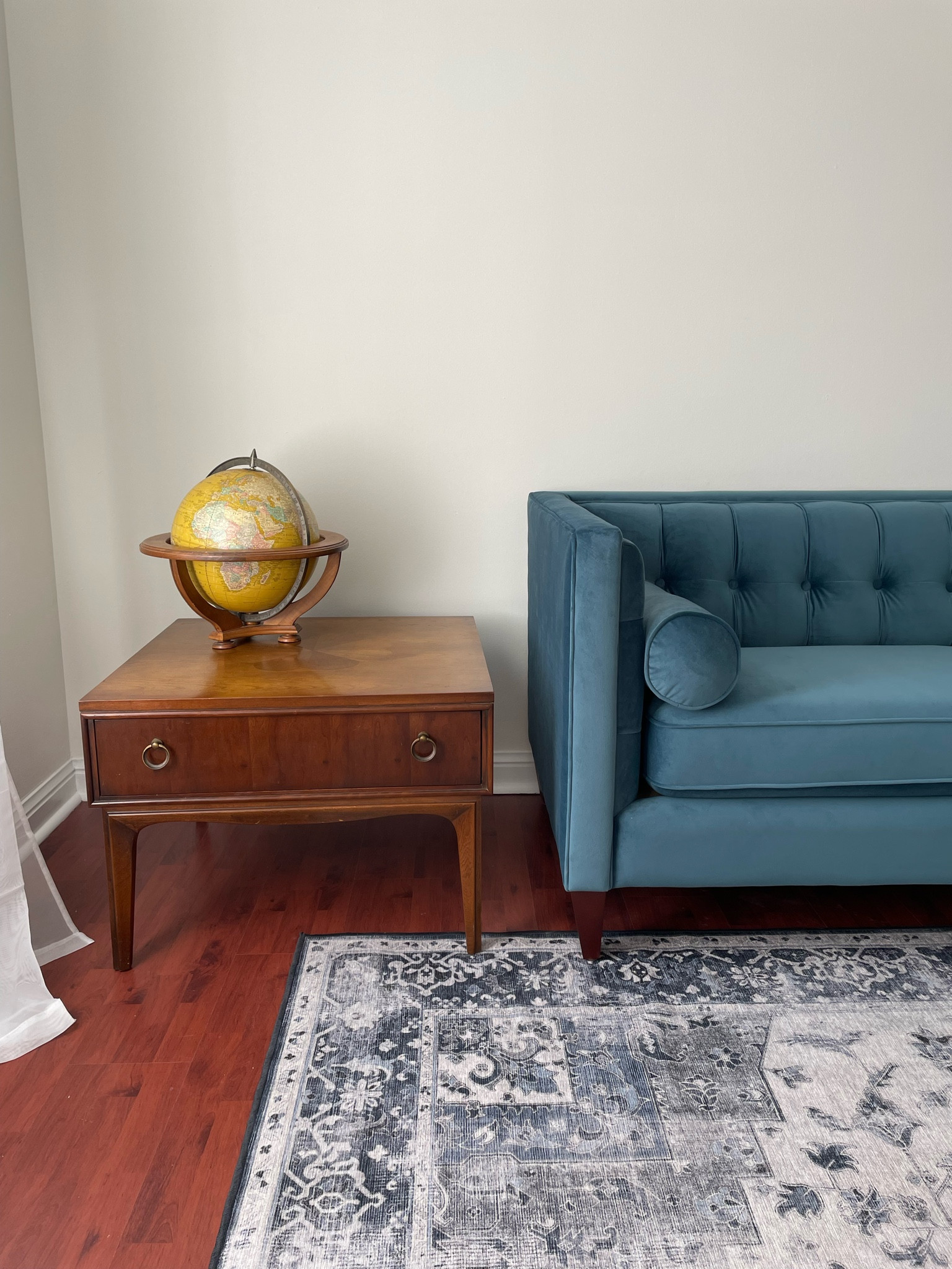 Primary colors playing well together 🥹

I love a velvet sofa! It’s an easy way to make a space feel more elevated.

#LTKhome #LTKstyletip