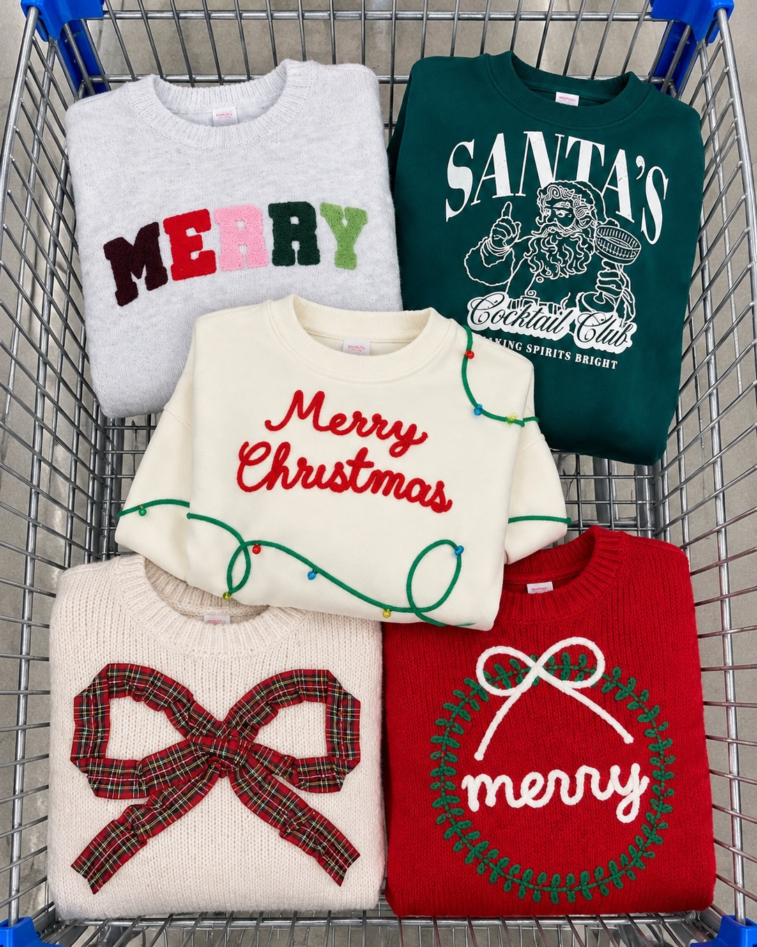 How fun are all these Christmas sweaters/ cardigans from Walmart?!☺️ and of course they brought back their infamous holiday rompers and jumpsuits, too! 🎄🎀 Also, how cute are the quilted tote bags? The gingerbread one is too cute!!💕