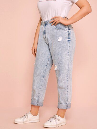 Plus Light Wash Ripped Mom Jeans | SHEIN