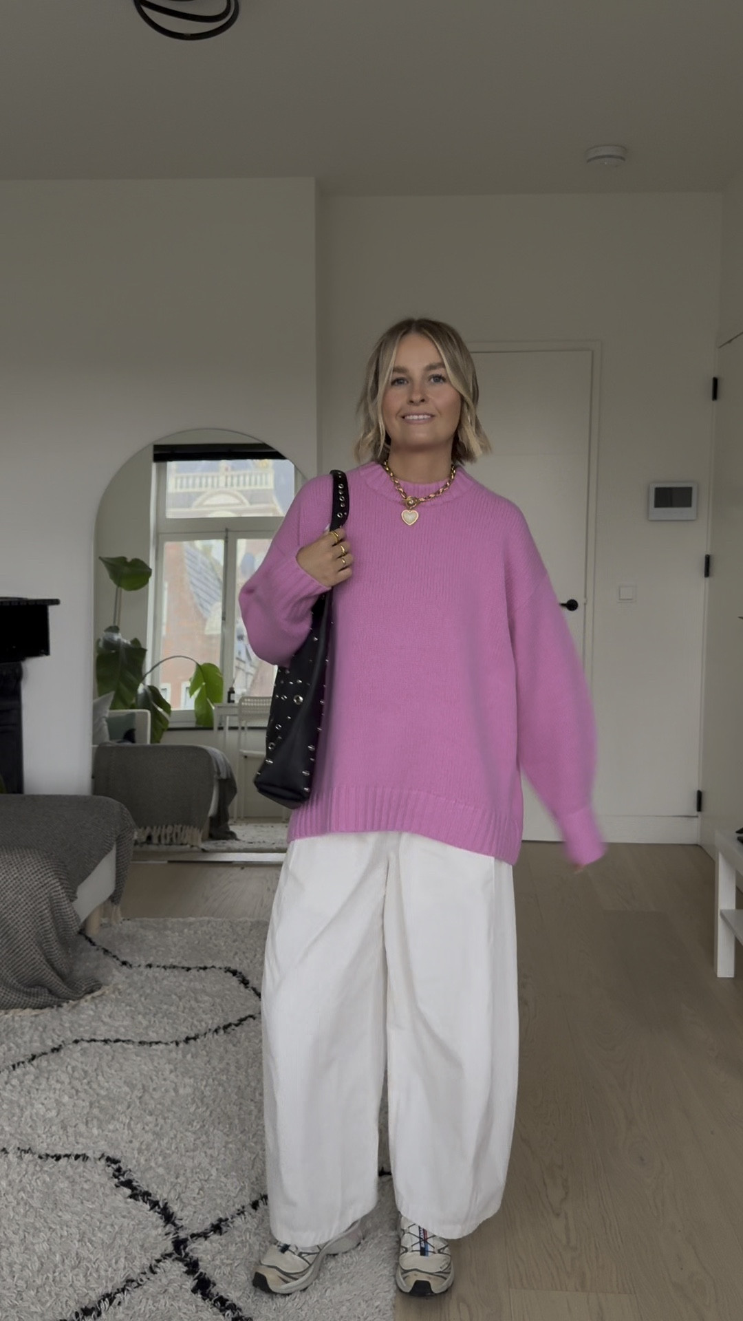 Colourful winter outfit idea 💕

Pink cashmere jumper: cos (M)
White barrel leg trousers: cos (EU36)
Salomon trainers
Studded bag: mango
Necklace: Logan Tay 
Uniqlo heat teach thermal: M



#LTKwinter #LTKuk #LTKCyberWeek