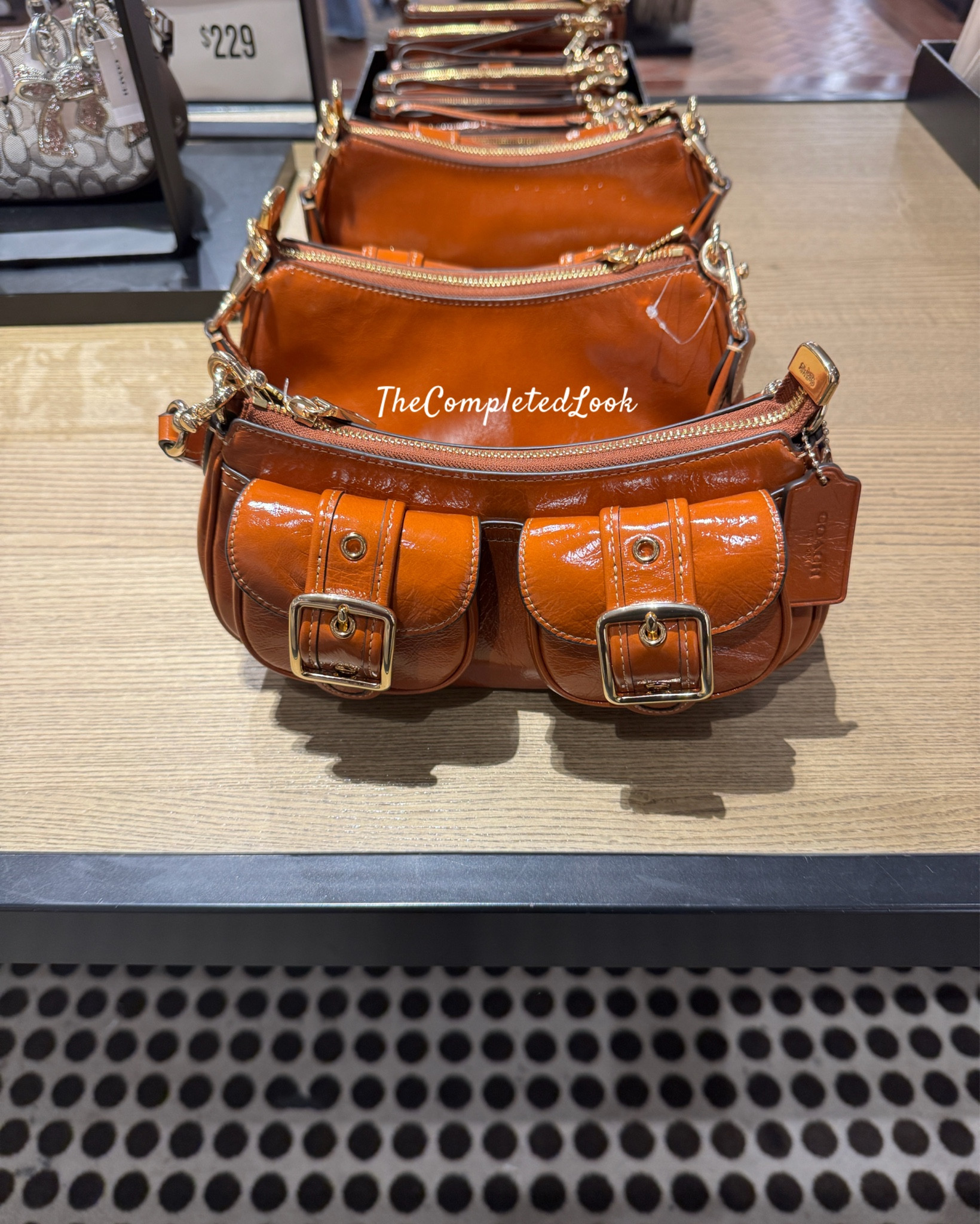 Coach outlet in cinnamon! This color is STUNNING! #coachashton #coachoutlet #coachbag