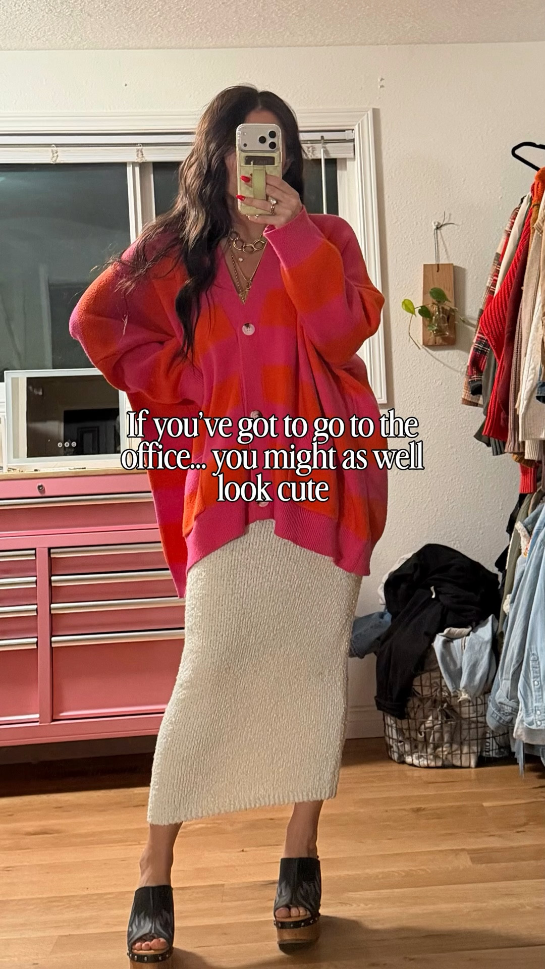 If you’ve got to go to the office… you might as well look cute.

These are the kind of outfits I actually wear on repeat—nothing complicated, just pieces from my closet styled a few different ways. Because getting dressed for work shouldn’t feel like a daily crisis.

Save this for the next “I have nothing to wear to the office” morning.





#officeoutfits
#workoutfitideas
#officestyle
#workwearstyle
#realoutfits
#outfitinspo
#everydaystyle