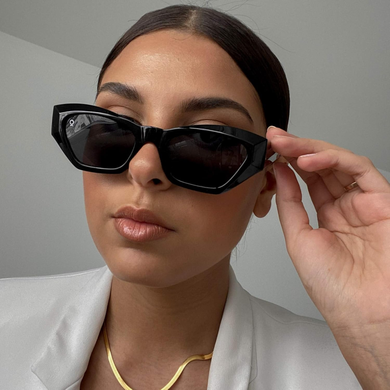 OWN THE TREND Trendy Sunglasses for Women - Vintage Retro Cateye Y2K Fashion Sun Glasses for Girl... | Amazon (US)