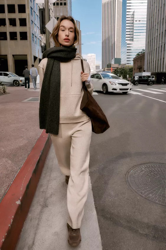 BASIC HOODIE SWEATSHIRT | Zara US