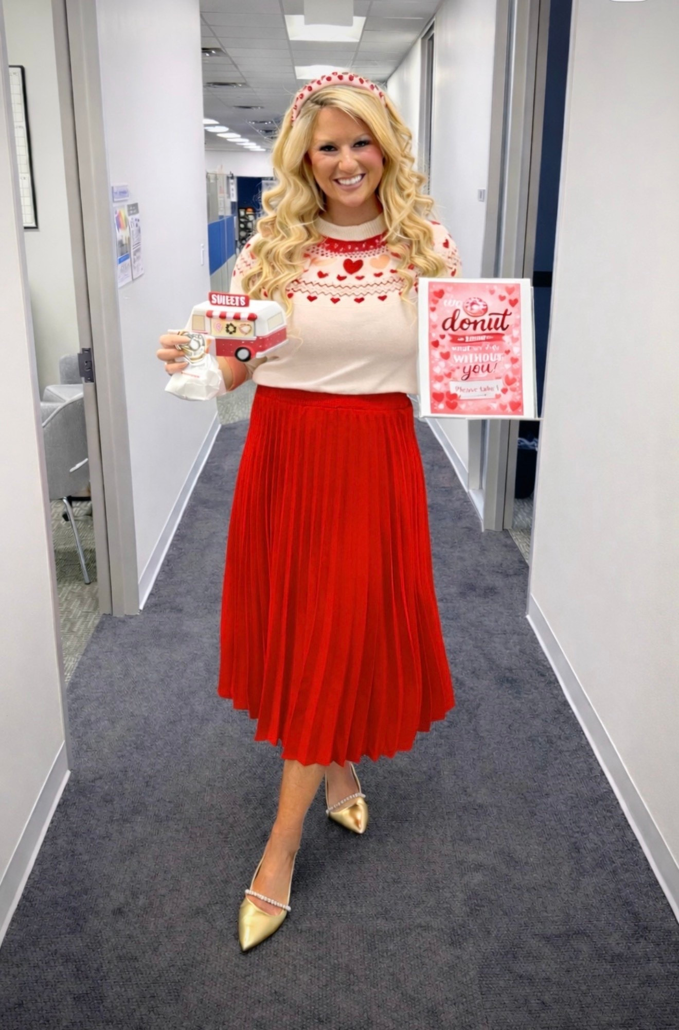 Need a Valentine’s outfit by this weekend? Gotcha covered! These cute pieces will be here by Friday to complete your Valentines look. 

#LTKValentine