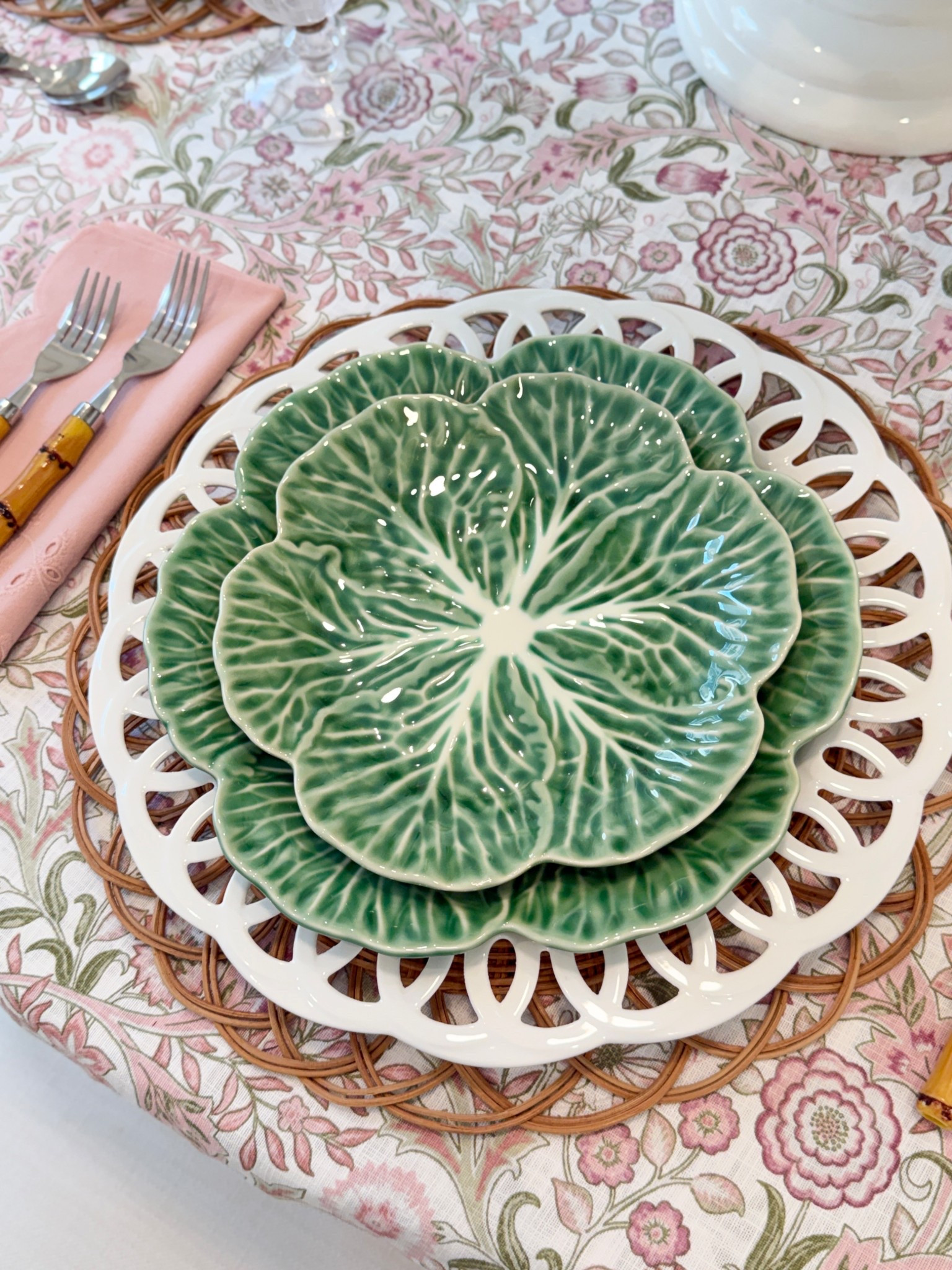 Spring table setting, spring tablescape Cabbage plates, @Williams-Sonoma 