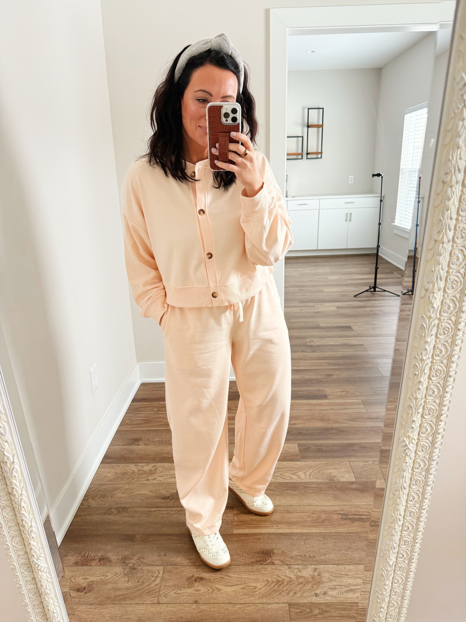 Target TuesTarget
- Medium top
- Medium pants - run oversized and loose
- Sneakers true to size

#LTKootd #LTKMidsize #LTKPetite