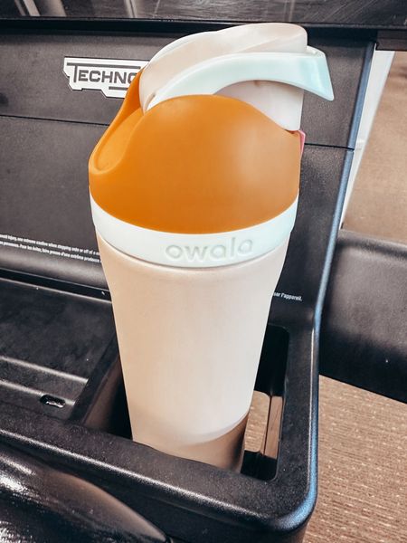 Favorite new water bottle, perfect for summer… and workouts 🙌🏼

#LTKFitness #LTKGiftGuide #LTKSeasonal