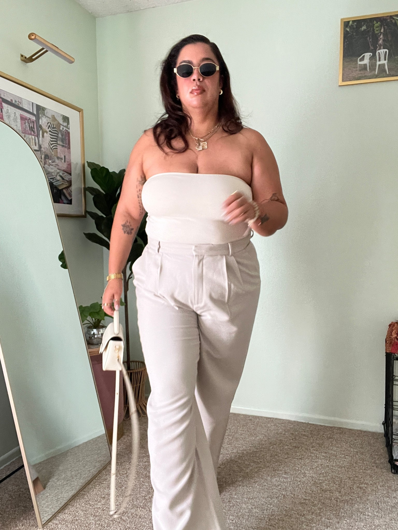This @abercrombie pants are chefs kiss 😘 I love them I paired them with a simple tub top from @Old Navy for a nice monochromatic look and headed out the door! #midsizefashion #brunchoutfit #dresspants #affordablefashion #midsizeootd 

#LTKMidsize #LTKootd #LTKWorkwear