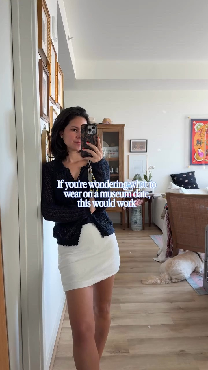 Forever a spring outfit repeat, wore this to the National Gallery of Art recently - comment OUTFIT and I’ll send you the link to the skort that I love so much I have it in 3 colors