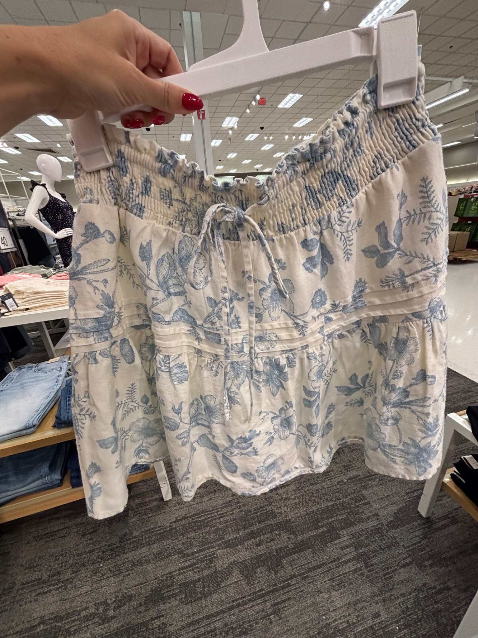 Blue and white skirt


#LTKSeasonal #LTKspring #LTKspringtrends