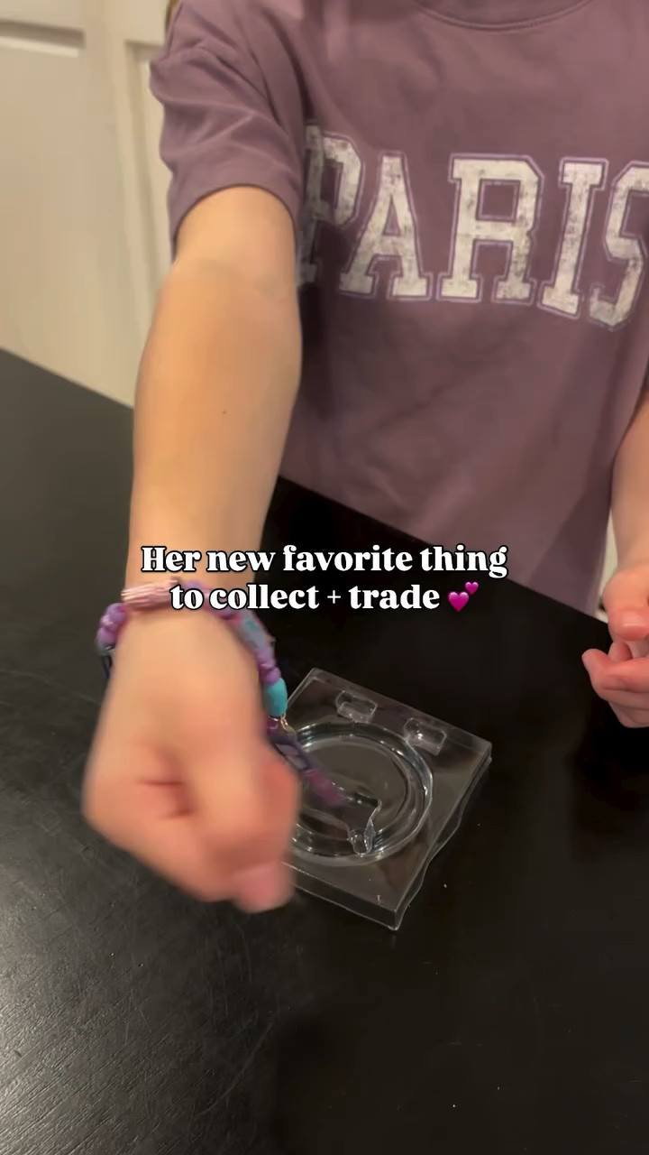 My daughter is officially obsessed with these from @stickirolls and they are the cutest wearable sticker bracelets. You can peel them, share them, trade them, and collect them. 

#stickirolls #stickers #toyfinds #unboxingreels #fyp