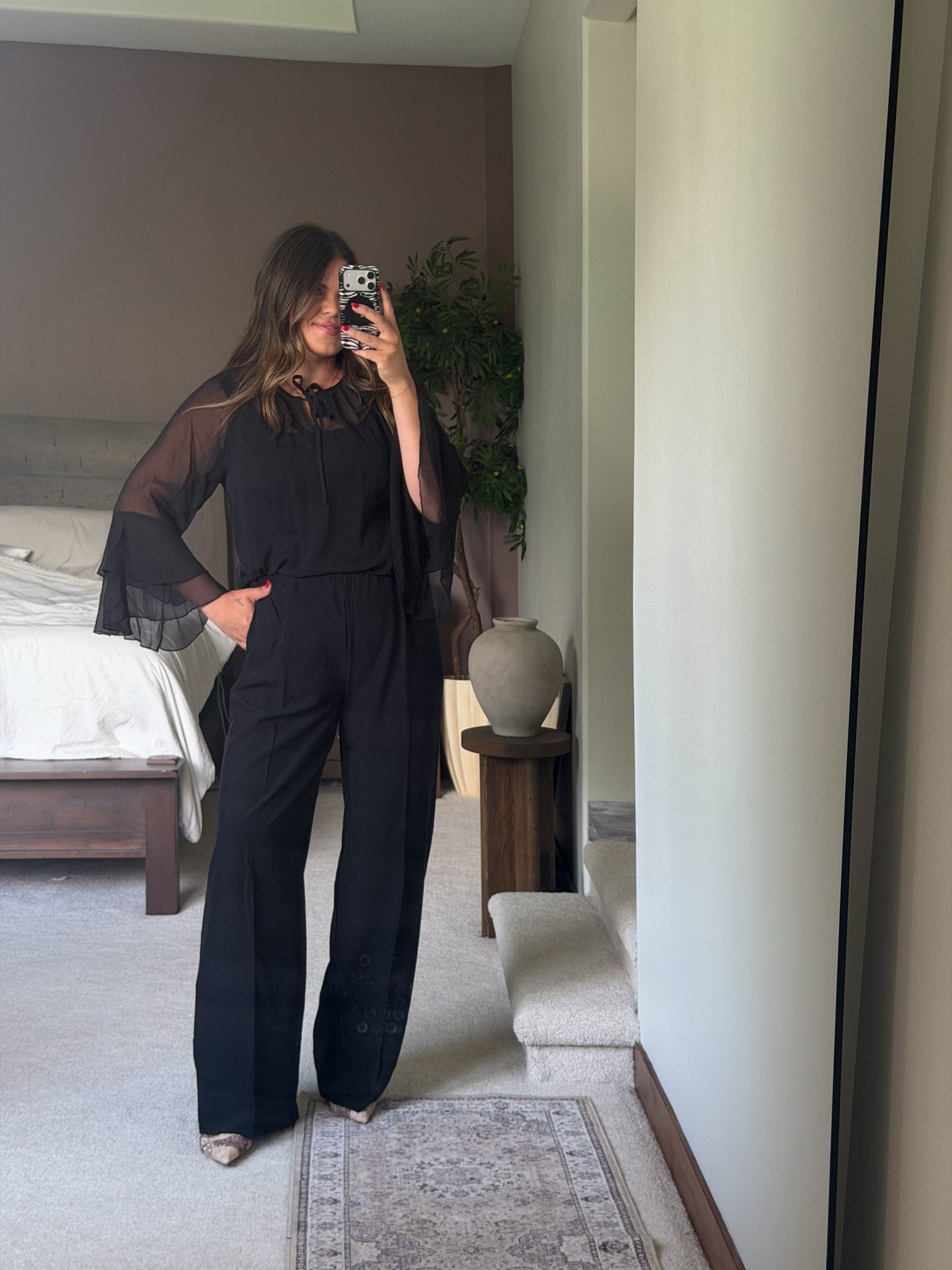 Teacher/business casual/office outfit for fall from Old Navy! Wearing size large in the trouser which are Aritzia Lodge pan inspired and size large in the chiffon top

Midsize, size 12, size 14, mom style, curvy outfit