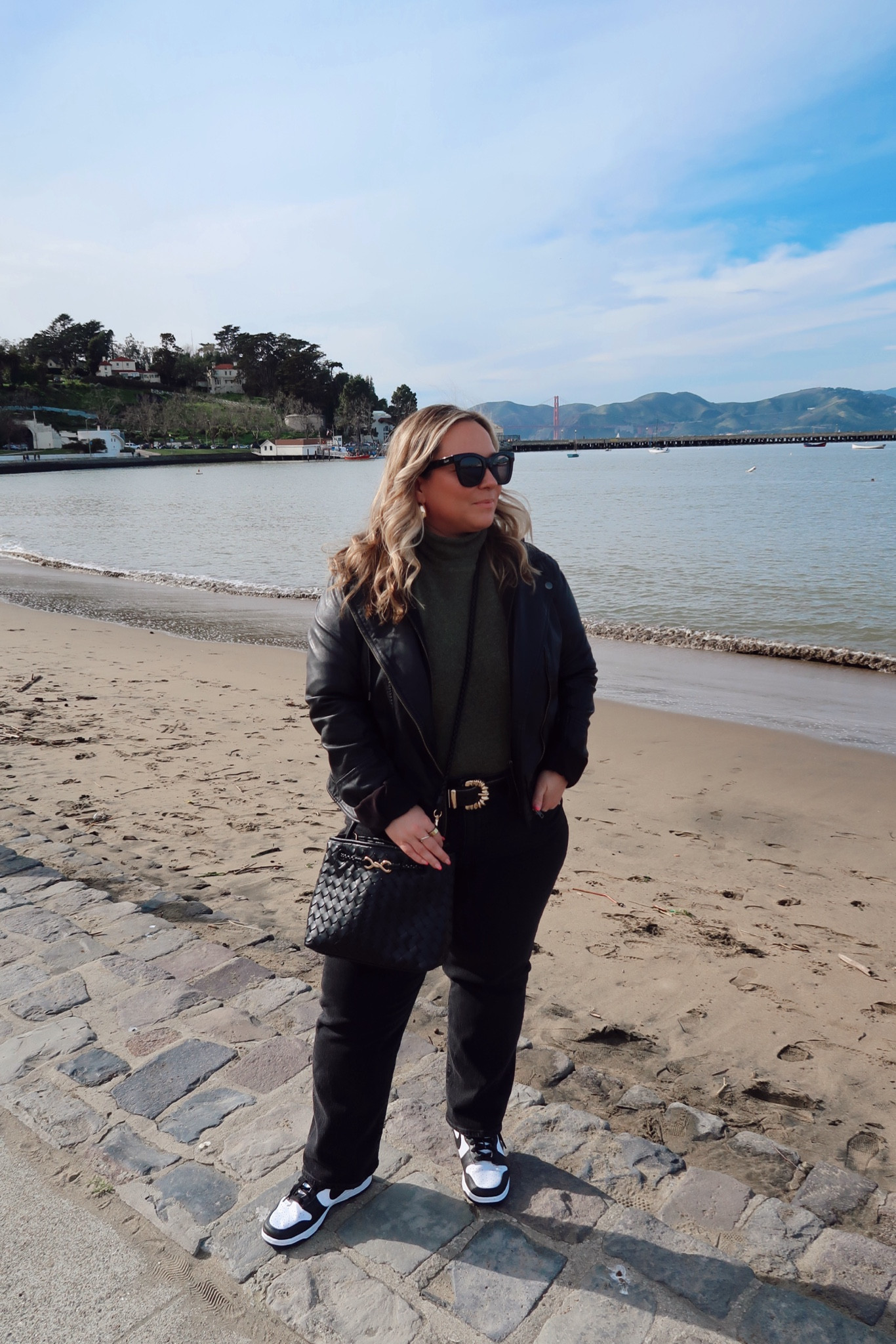 What I wore in San Francisco 
Madewell jeans size 31 PETITE
Amazon top size XL
Leather Jacket size LARGE 
Abercrombie turtle neck size LARGE (it keeps you extremely WARM just fyi)
Dunks run tts for me 

Midsize style, travel style, winter outfit, winter coat, street style, Amazon fashion, Amazon finds, casual style, jeans, denim

#LTKPetite #LTKMidsize #LTKOver40